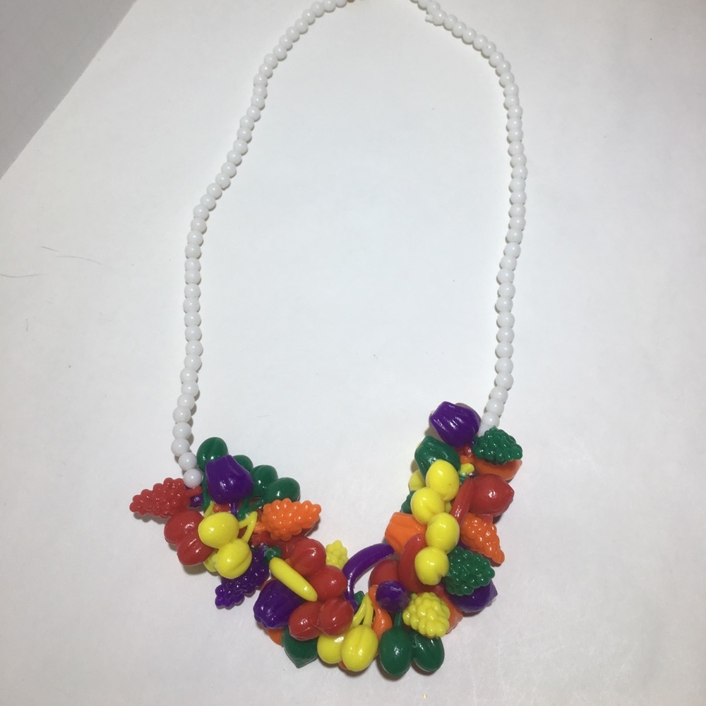 Vintage plastic colorful fruit beaded necklace - Picture 3 of 8